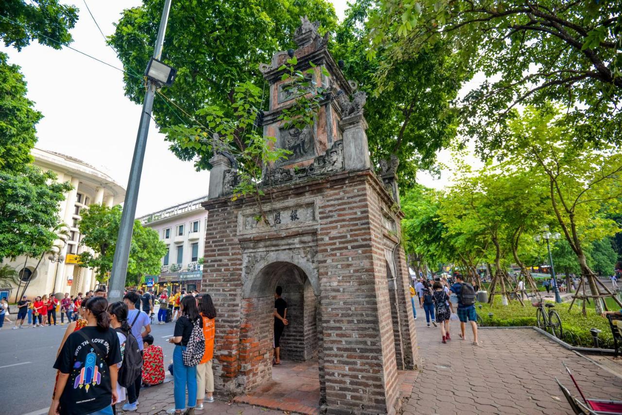 22Housing Hotel & Apartment 81 Linh Lang Hanoi Bagian luar foto