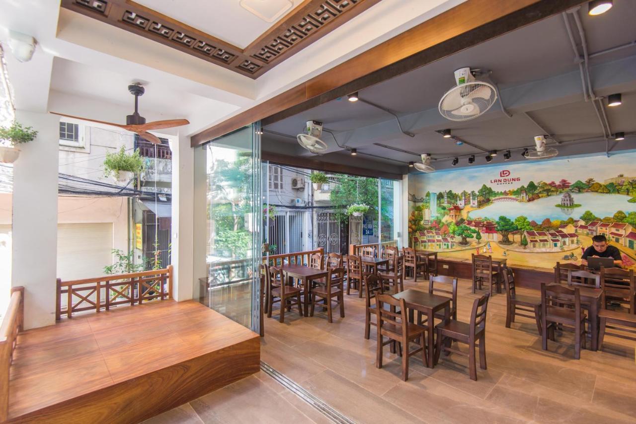 22Housing Hotel & Apartment 81 Linh Lang Hanoi Bagian luar foto
