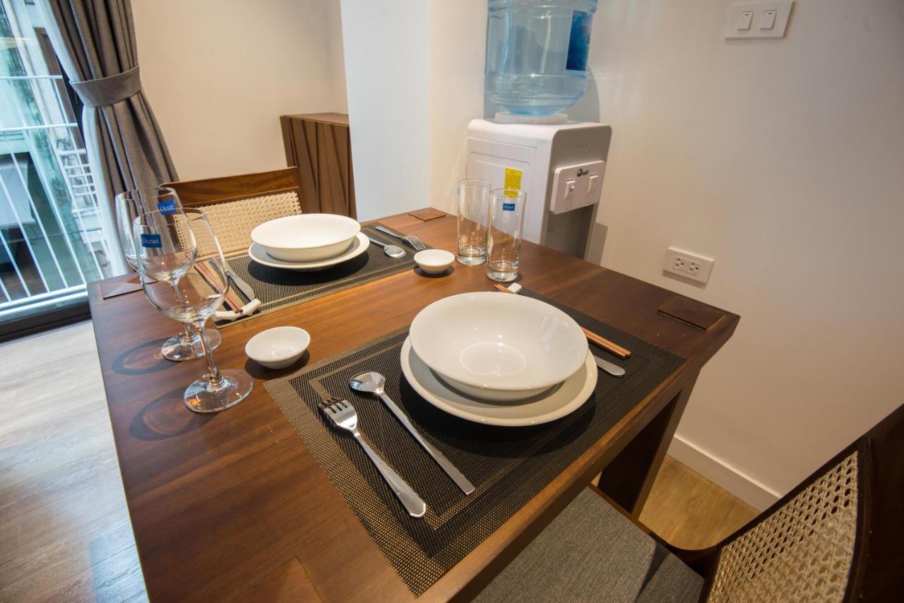 22Housing Hotel & Apartment 81 Linh Lang Hanoi Bagian luar foto