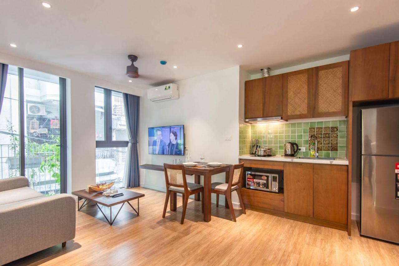 22Housing Hotel & Apartment 81 Linh Lang Hanoi Bagian luar foto