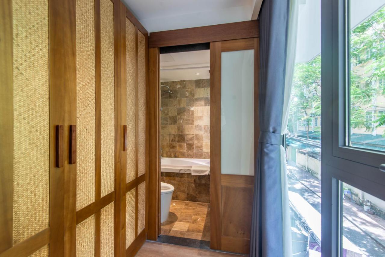 22Housing Hotel & Apartment 81 Linh Lang Hanoi Bagian luar foto