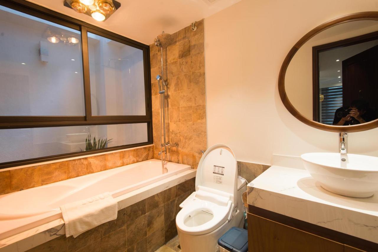 22Housing Hotel & Apartment 81 Linh Lang Hanoi Bagian luar foto