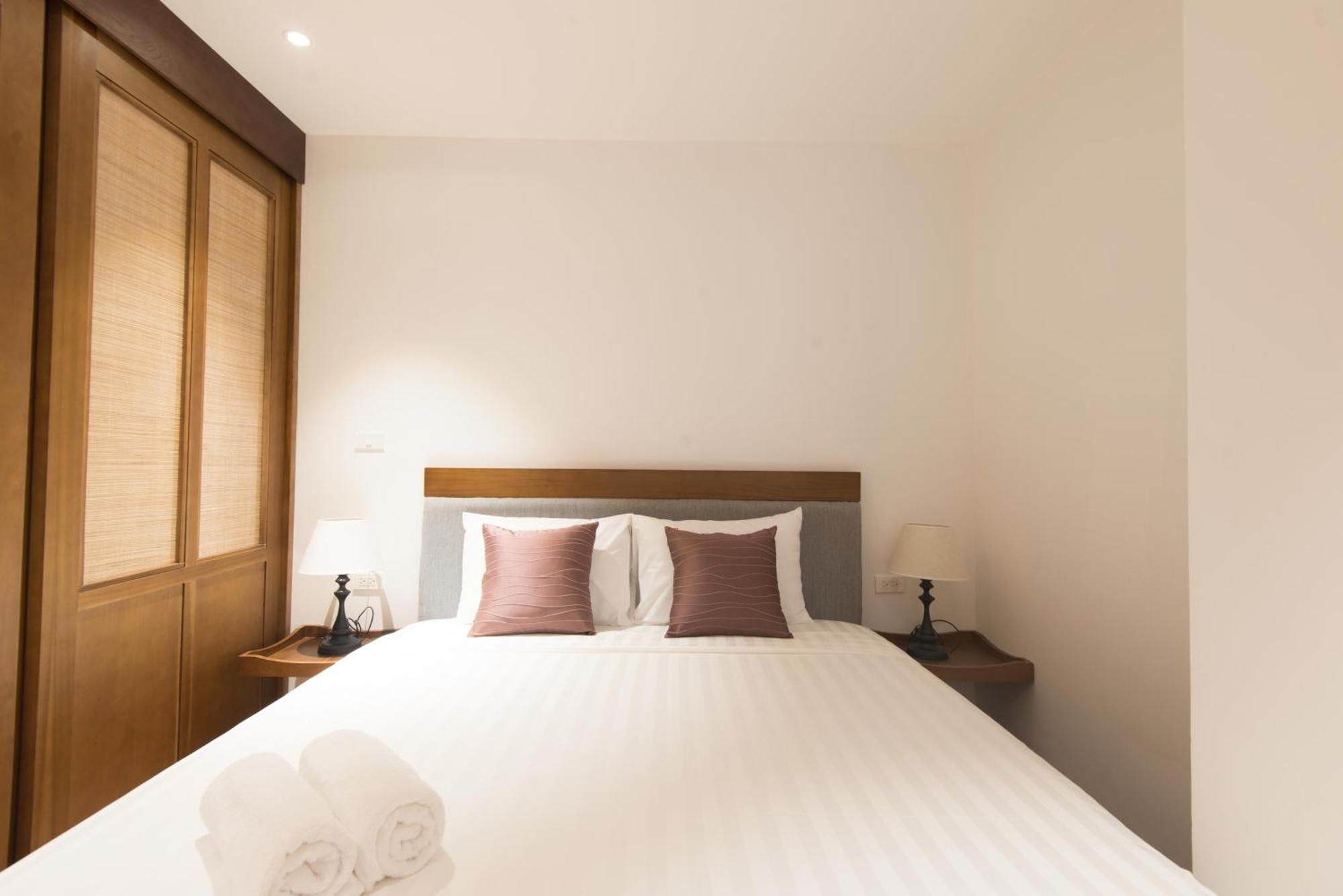 22Housing Hotel & Apartment 81 Linh Lang Hanoi Bagian luar foto