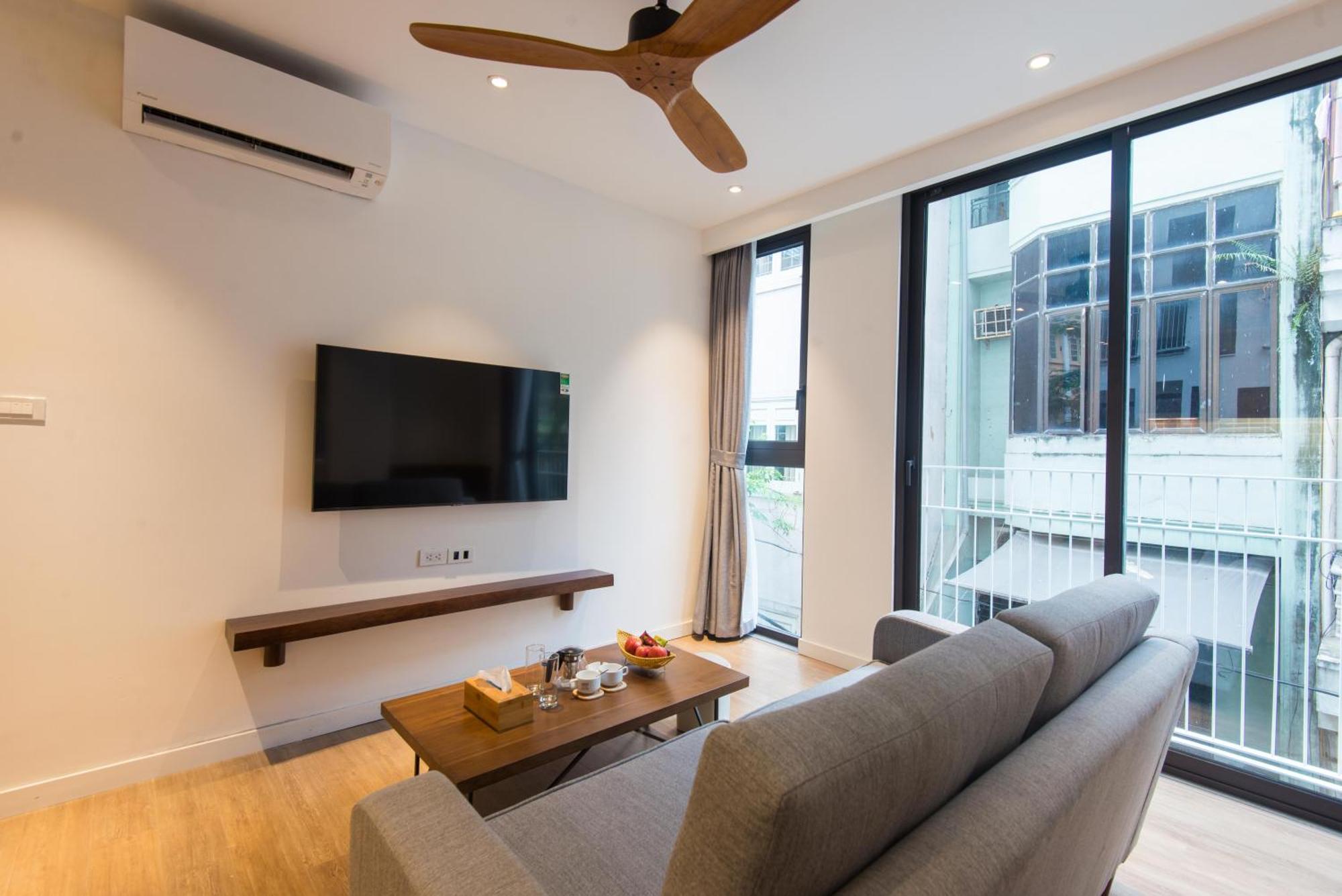 22Housing Hotel & Apartment 81 Linh Lang Hanoi Bagian luar foto