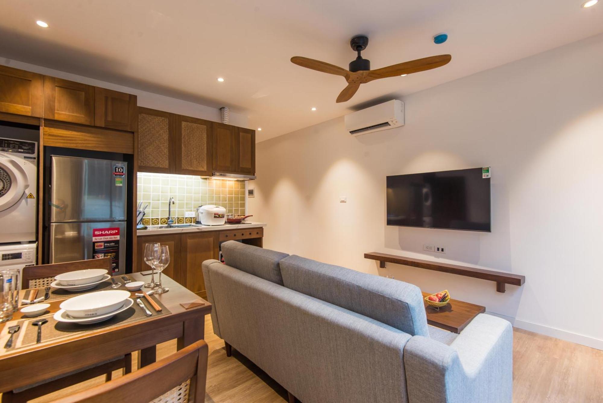 22Housing Hotel & Apartment 81 Linh Lang Hanoi Bagian luar foto