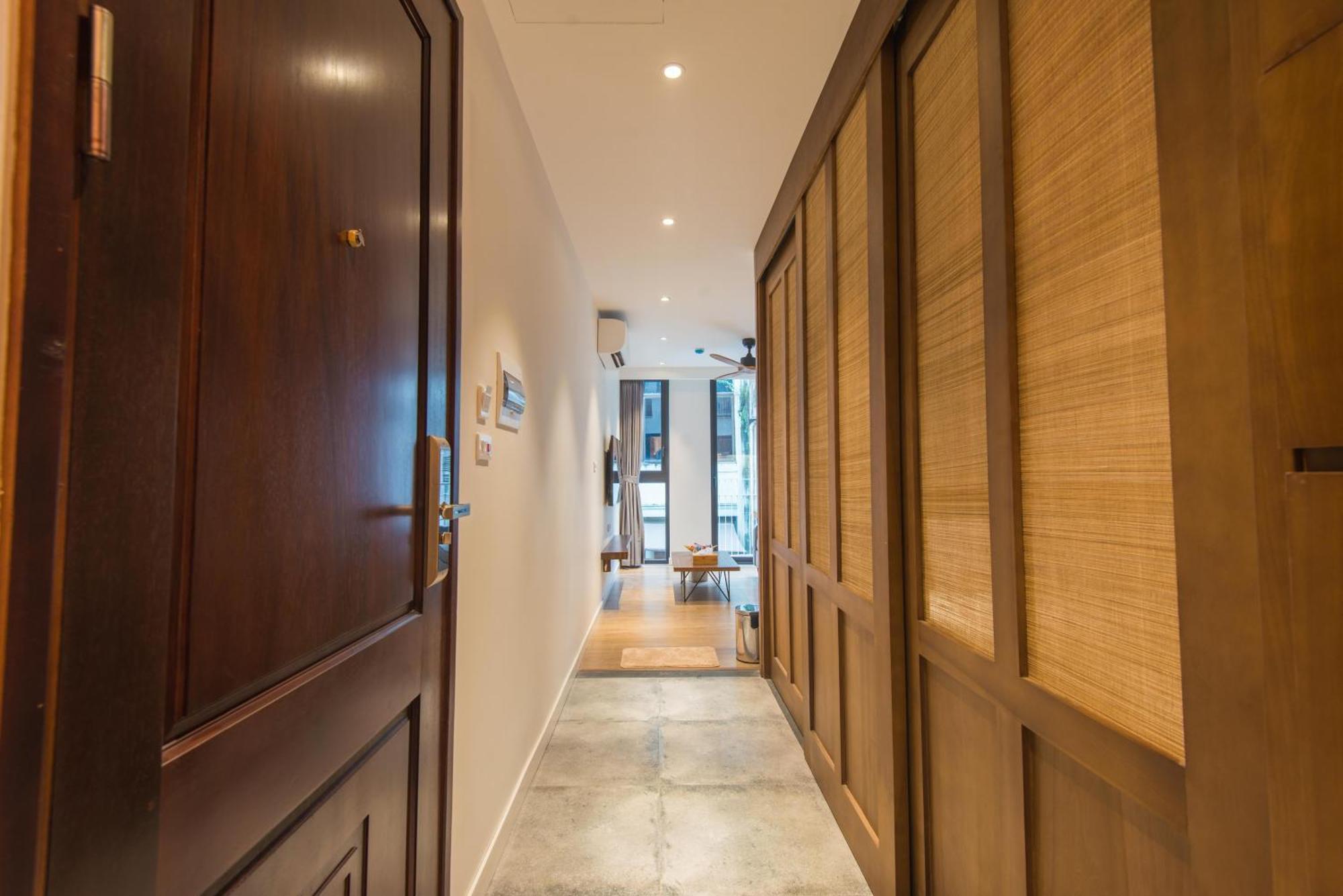 22Housing Hotel & Apartment 81 Linh Lang Hanoi Bagian luar foto